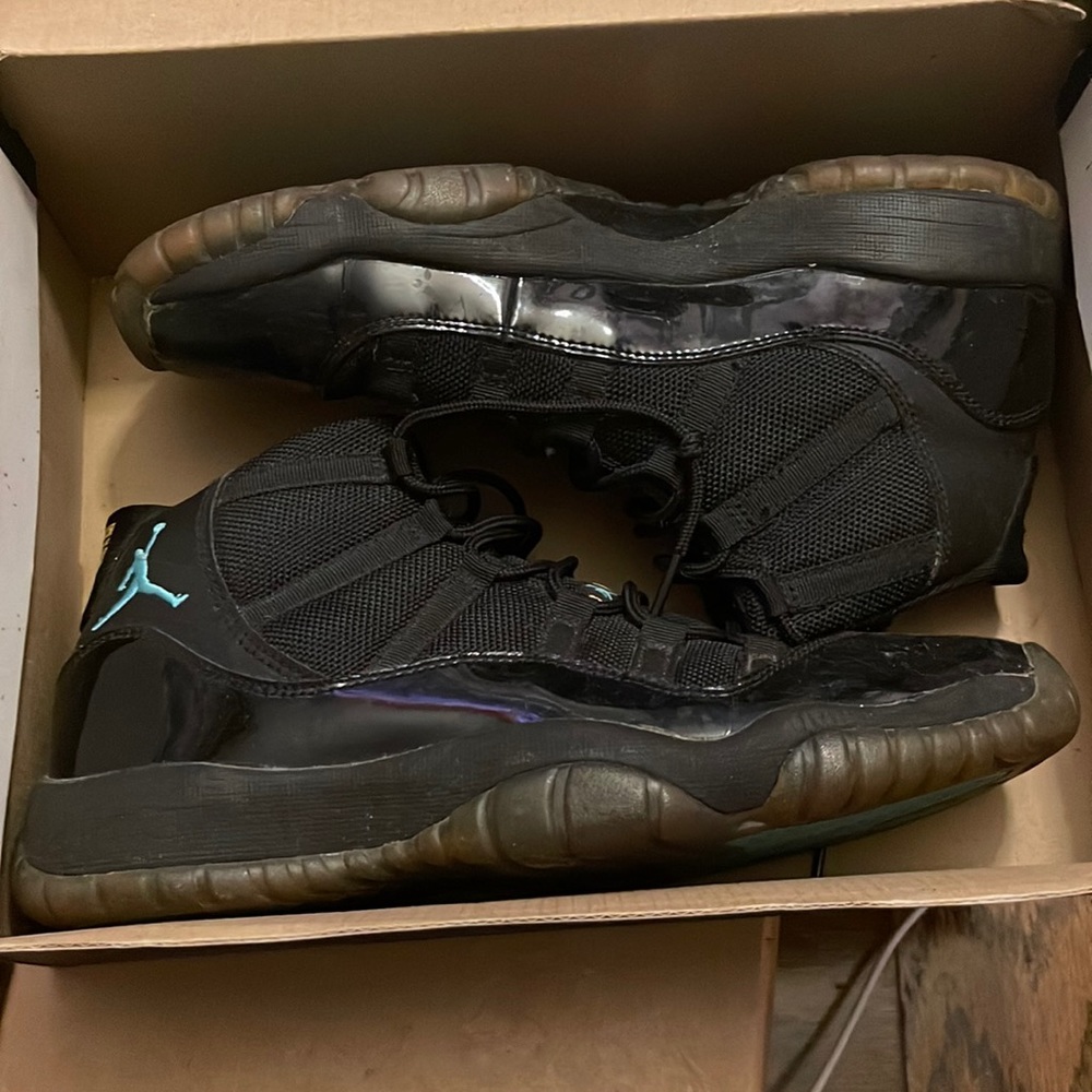 Gamma blue 11 Jordan’s Size 8